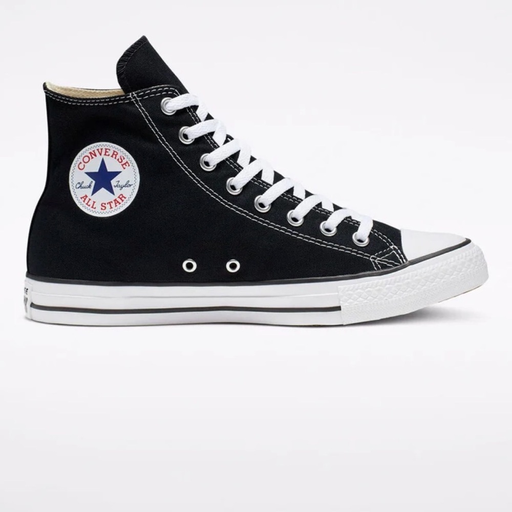 🖤🤍Converse Black High Top Sneakers 🖤🤍